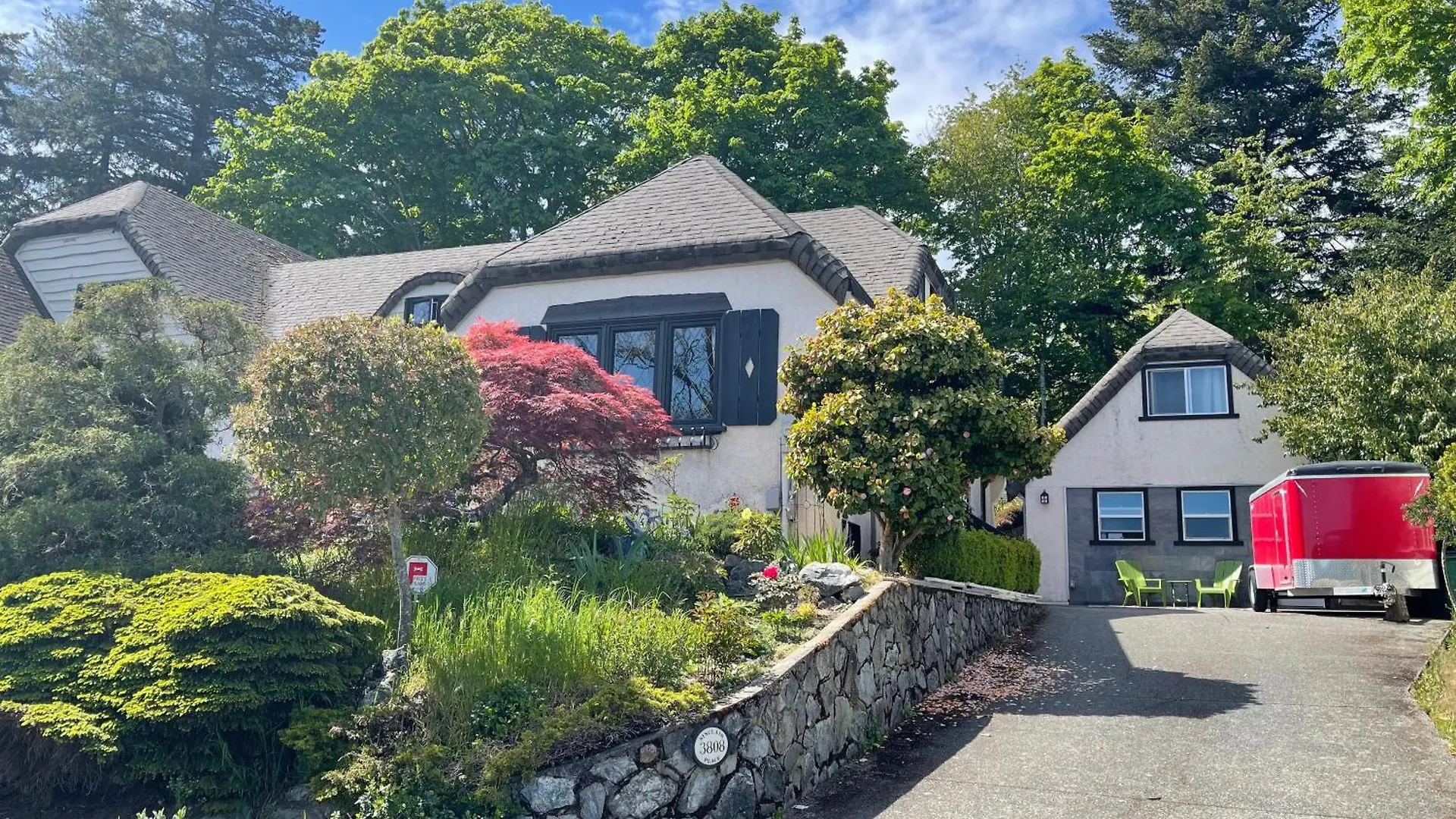 Uvic Ocean Peak House Apartment Victoria Canada